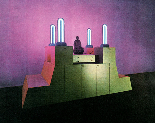 aqqindex:Ettore Sottsass, Installation with Asteroid Light, 1969