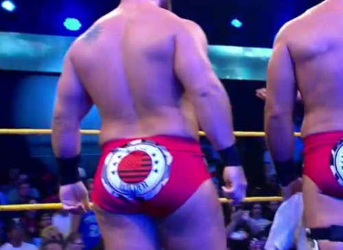 gingercub90:  beardyvikingcub:  ifihadatype:  Motherfucking Dash Wilder…   God damn…  He is FOINE!!!