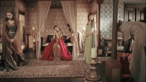 Sultans And Their Colorful Clothes + Ksem Sultan's Red Caftan And Golden Shiny Robe