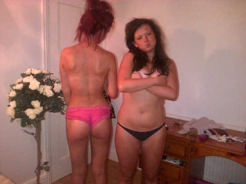 dailynudepics:  havent uploaded in ages so i thought ill give you some that i have uploaded recently to twitter for you if i get over 50 likes ill post my very first video, so its all up to you what you get