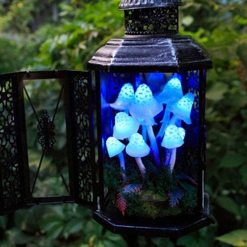 sosuperawesome:Mushroom Night Lights by The Snowmade on Etsy 