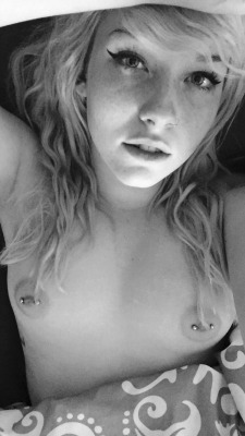 repeatoffender69:  mermaidprincesskinzie:  I got my nipples pierced.    Love Pierced Nipple’s 