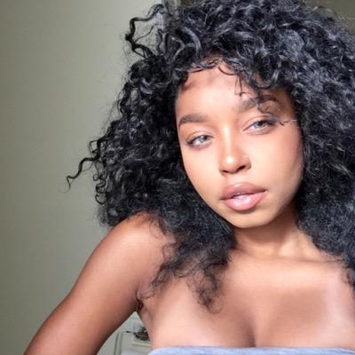 crypticshawtyy:  goldennmami:trapezoidmouth  😍