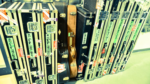 oneokrockworld:  「LIVE with YOU ～ONE OK ROCK～」BACKSTAGE  Source→ http://t.co/pFDiMkZikK