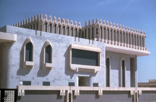 manifest05: The Embassy of the United Arab Emirate in Kuwait City by an unknown Kuwait architect [19