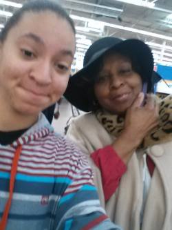 random pic with a lady in walmart i dont