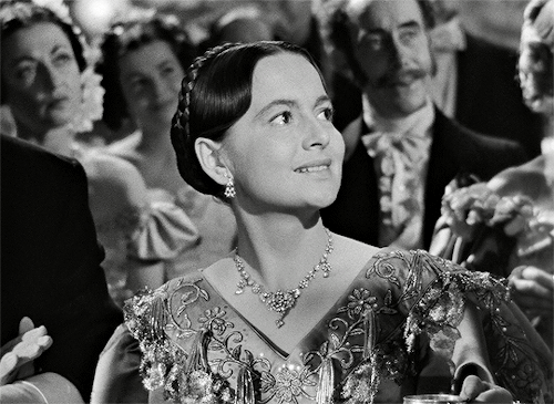 ingmarbergmanz: Olivia de Havilland as Catherine Sloper in The Heiress (1949, dir. William Wyler)