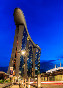 hyper-caine:  Marina Bay Sands Hotel, Singapore | Source | HC 