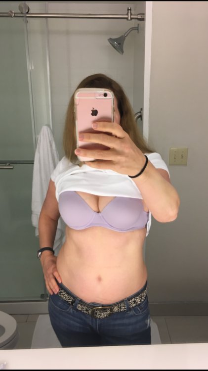 misshotwife:  Hi everyone.  I know it has adult photos