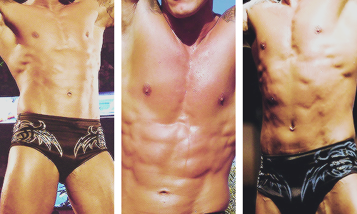 theprincethrone-deactivated2016:  Randy Orton Meme: Faceless   But his face is just as perfect! I can still drool over his body though! Haha