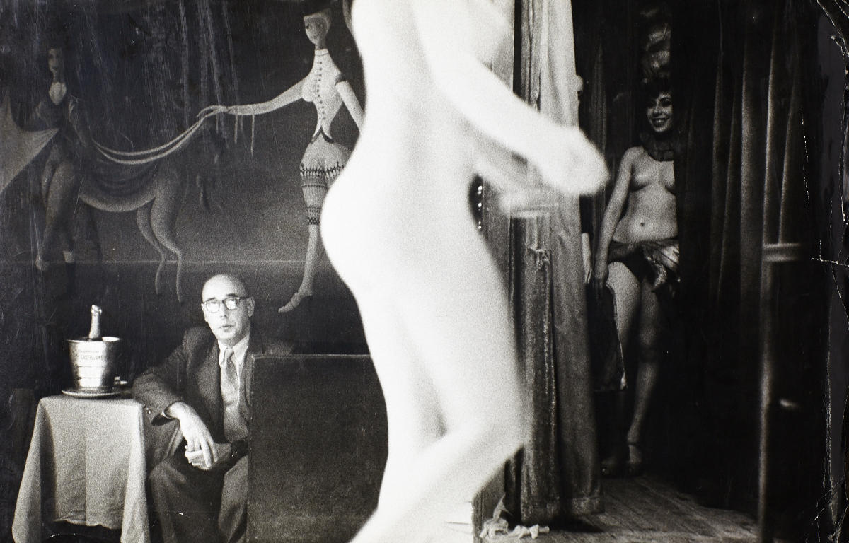 oldalbum:  Frank Horvat - Strip-Tease, Le Sphinx, Pigalle, Paris, 1950s