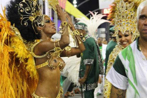 Porn photo Brazilian woman at a 2016 carnival. Via Liga