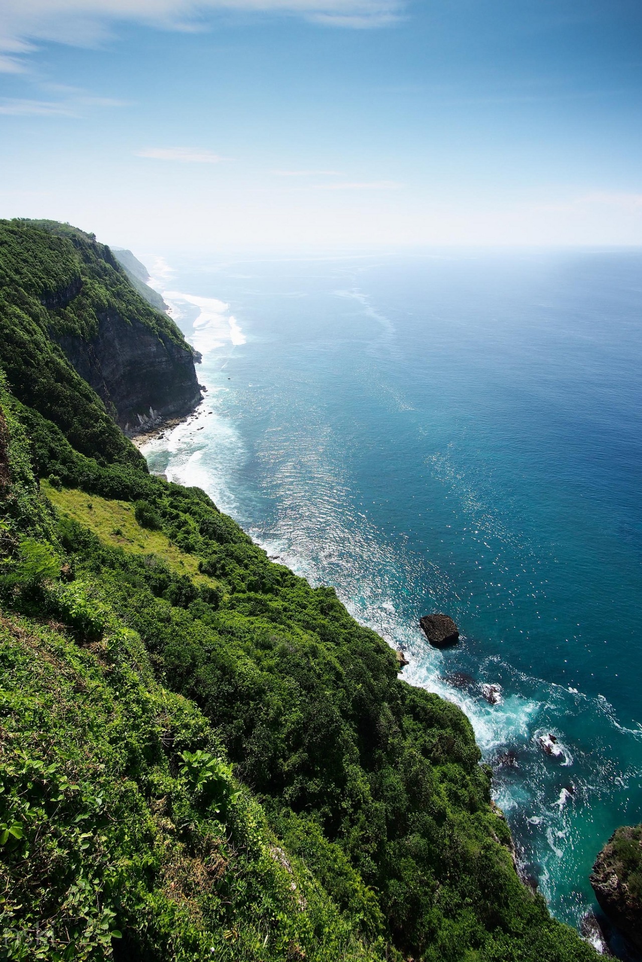 r2&ndash;d2:  View from the Edge Resort, Bali by (kam kah zen) 