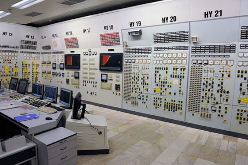 vintagegeekculture:Nuclear Power Plant control rooms.