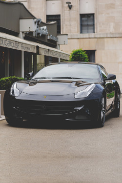 wearevanity:  All Black Everything on the Ferrari FF 