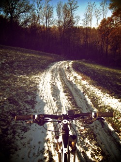 grandeciclismo:  Snowy Trail, Montevecchia, Italy  04/12/13