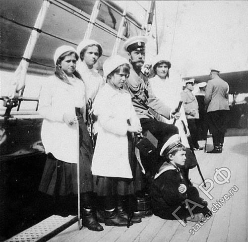 imperial-russia:Tsar Nicholas II and his children aboard imperial yacht Standart, 1912