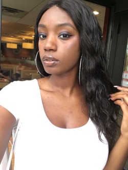 aisselectric:  Wearing Fenty Beauty “gloss