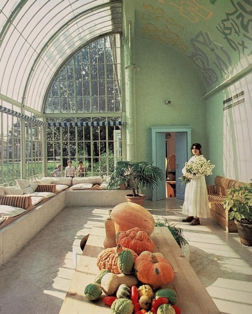 pressworksonpaperblog:
“from “living under glass: sunrooms, greenhouses, and conservatories”, 1986.
”