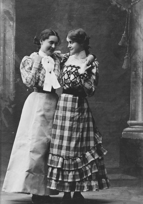 yesterdaysprint:Miss Trott and Miss Moore, Junction City, Kansas, 1898