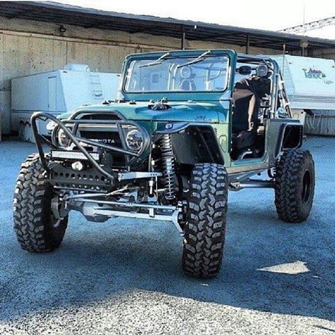 flexrocksrollovers:  Legit Fj!   #flexrocksrollovers #offroad #4x4 #yota #toyota
