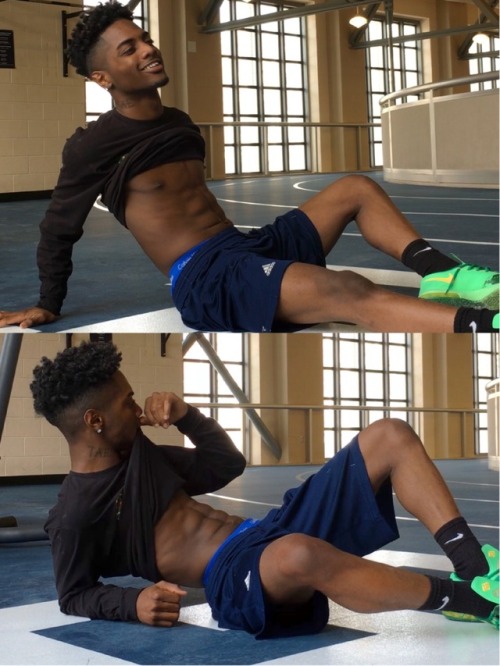 randomsexylove: taedalitking:playboiplayboi  Reblog and follow. @TheConsolidator.