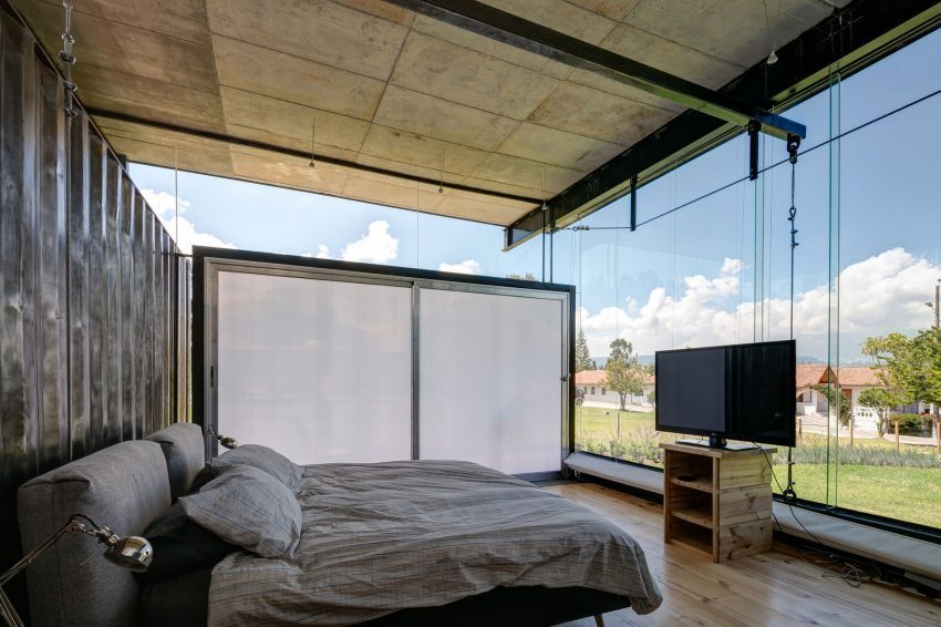 architags:  Daniel Moreno Flores &amp; Sebastian Calero. RDP/ Shipping Container