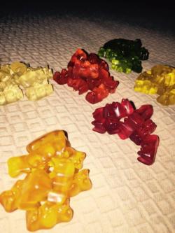 harrystylesdaily: @zaynmalik The amount of red gummy Bears in this packet saddens me .. 😶 