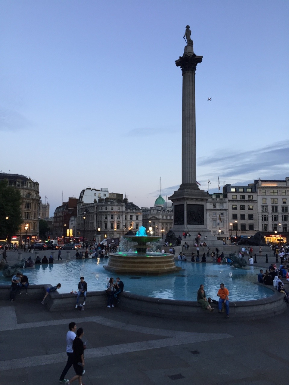 cloudfluf:  oh london how i had missed you 👼🏼 ig: laura.feenstra