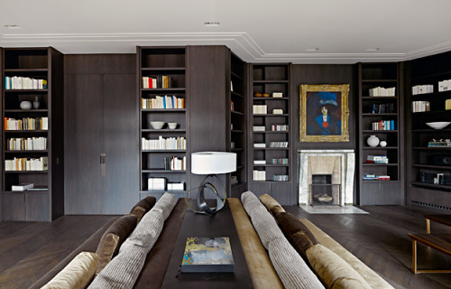 {Friday Feature: Anne Derasse from Brussels. Mostly traditional, with surprises of modernity.}H&
