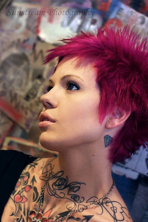 crossmytanddotmyeye:  Did this a while back.  Hair color and photo by me. 