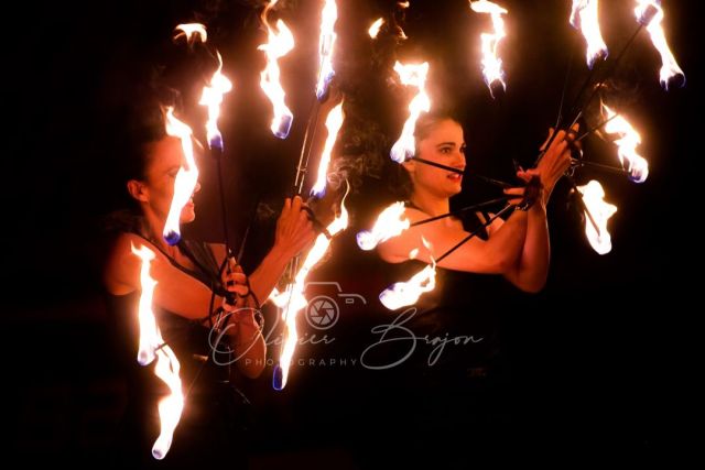 fire jugglers