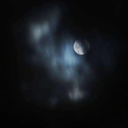 moon behind the clouds#moon #instamood #night #clouds #sky #nightsky #full #fullmoon #nature #fuji