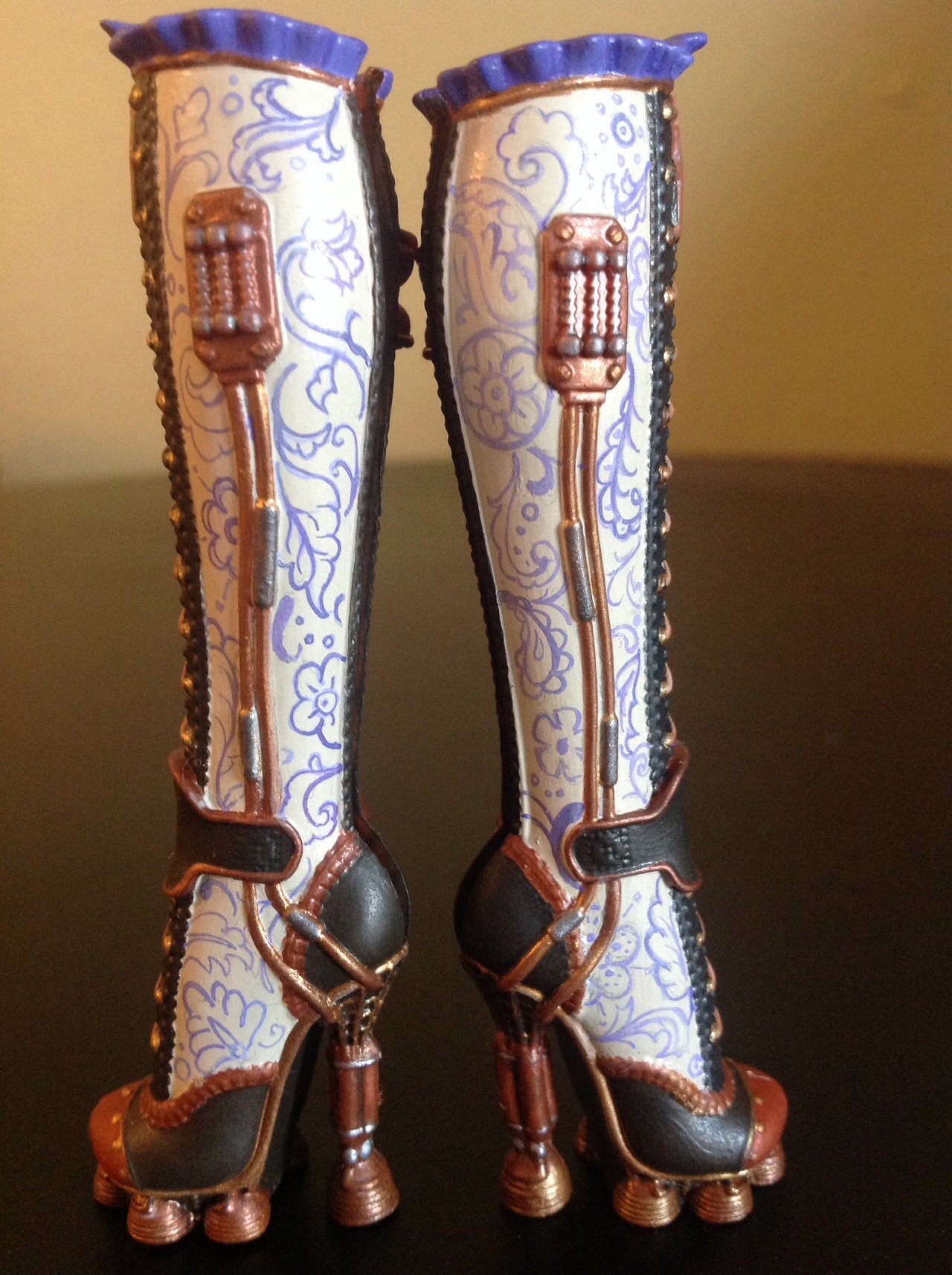 ponyseeker128:Monster high Robecca Steam custom boots Finally finished ...