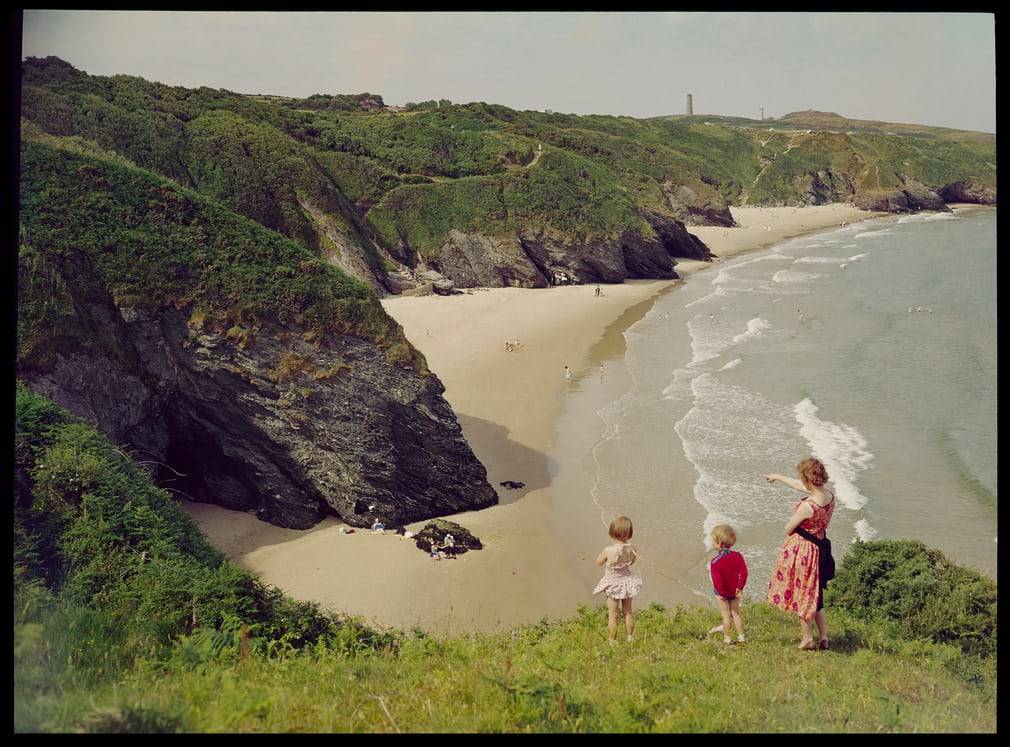 rumbelows:  Rural Ireland in the 1950s/60s by John Hinde   source 