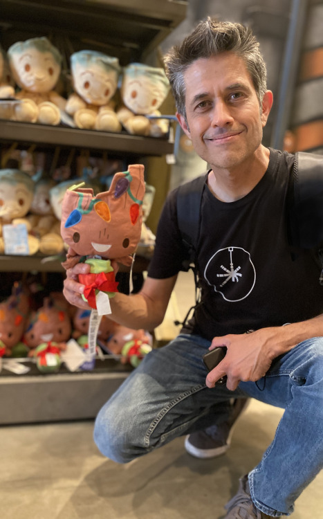 chrisbattleart:Finally visited Avengers Campus &amp; found my Holiday Baby Groot plush in t