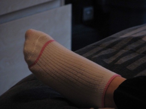 bmcgrattan16: A nice sporty ankle sock on a cute female’s foot.