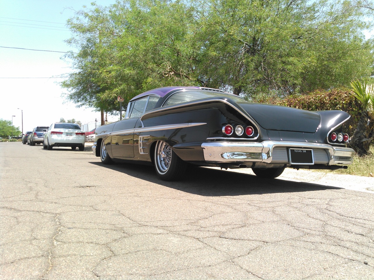 justneedsalittlework:  Awesome ‘58 Chevy Impala spotted in downtown Phoenix, Arizona.