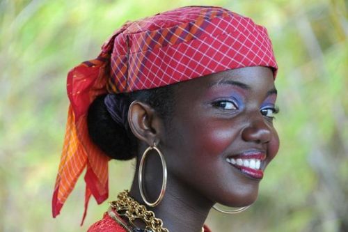 accras:  yesterdayandkarma:    Creol woman, Martinique, French Antilles, Caribbean, France by Marco Casiraghi     Beautiful