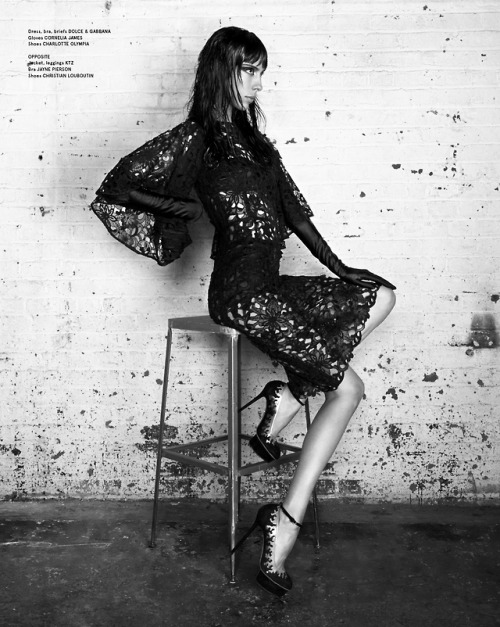 Jamie Bochert Follow http://celebrity-legs-and-heels.tumblr.com/ for more! (via jamie-bochert-by-sam