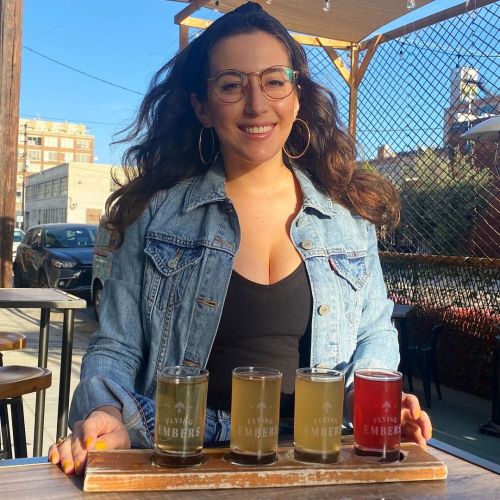 FINALLY got to visit @flyingembers_la 😍 All my hard kombucha dreams come truuuue ilysm @flyingembersbrew 💕 (at Flying Embers Taproom) https://www.instagram.com/p/CNbWvvphP4s/?igshid=n46pykxwmk9a