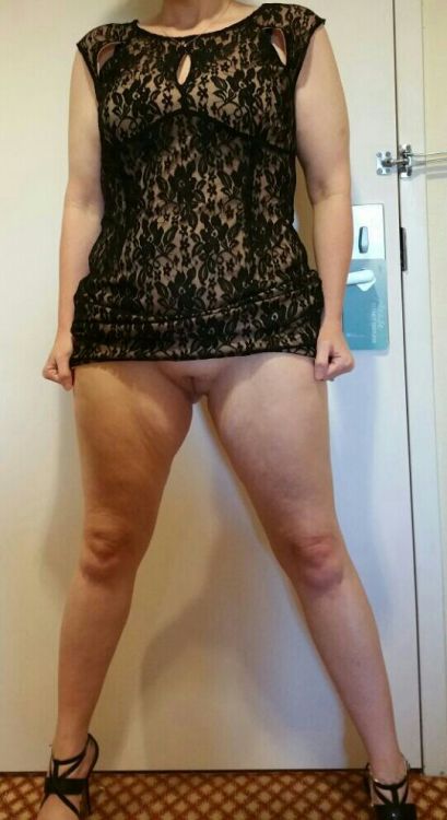 Porn photo 500 followers! This is the hotwife at a local