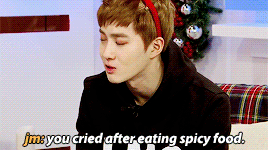 ohhsenshine:  he doesn’t!!! 