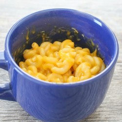 foodffs:  MACARONI AND CHEESE IN A MUG  Really