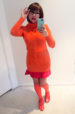 rabbureblogs:  Updated my Velma costume in case it’s actually cold by Halloween!!