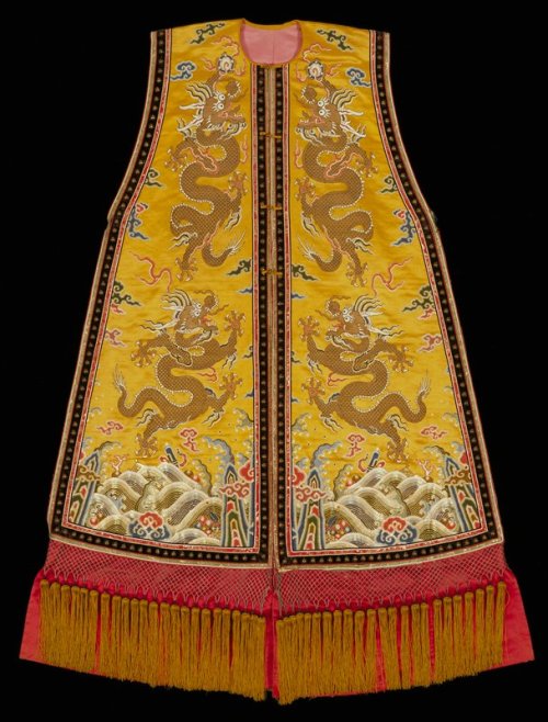 mia-asian-art: Manchu Woman’s Semiformal Court Vest, Kangxi period, 1662-1722, Minneapolis Institute