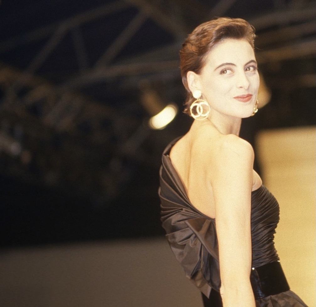 80s Chanel by Karl Lagerfeld  Ines de la Fressange runway compilation HD 