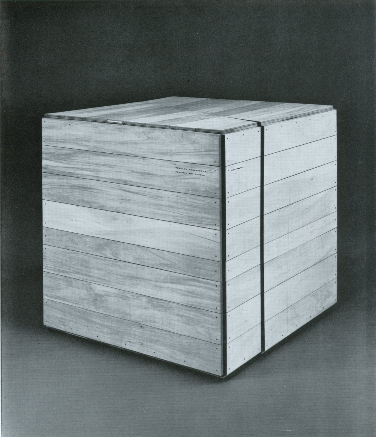 senkenbutai: Regular Platonic Tetrahedron, Cube 1978 斎藤義重 