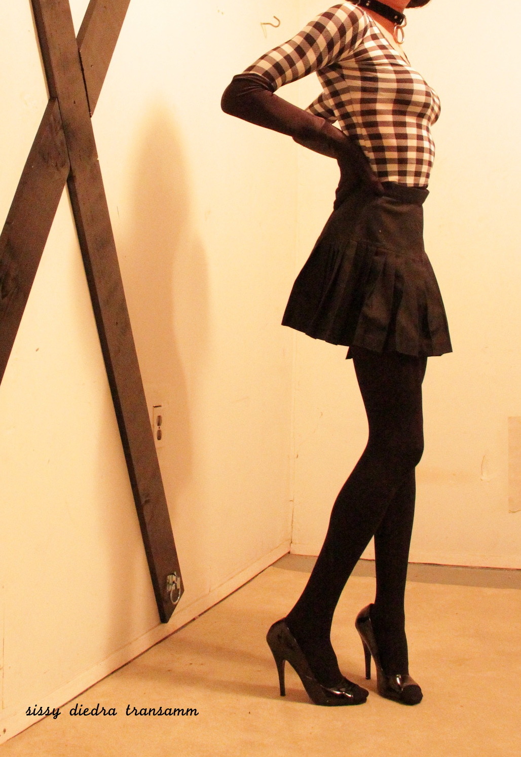 crossdresser hang out must be 21 to enter or view all pics over 
