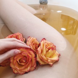 circussing:  So baths with flowers is my